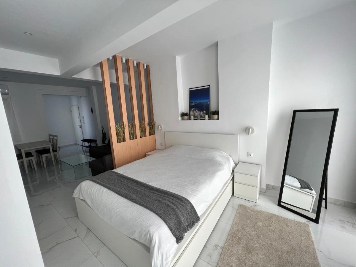 Modern 1-Bedroom Apartment In The City Center Tessalónica Exterior foto